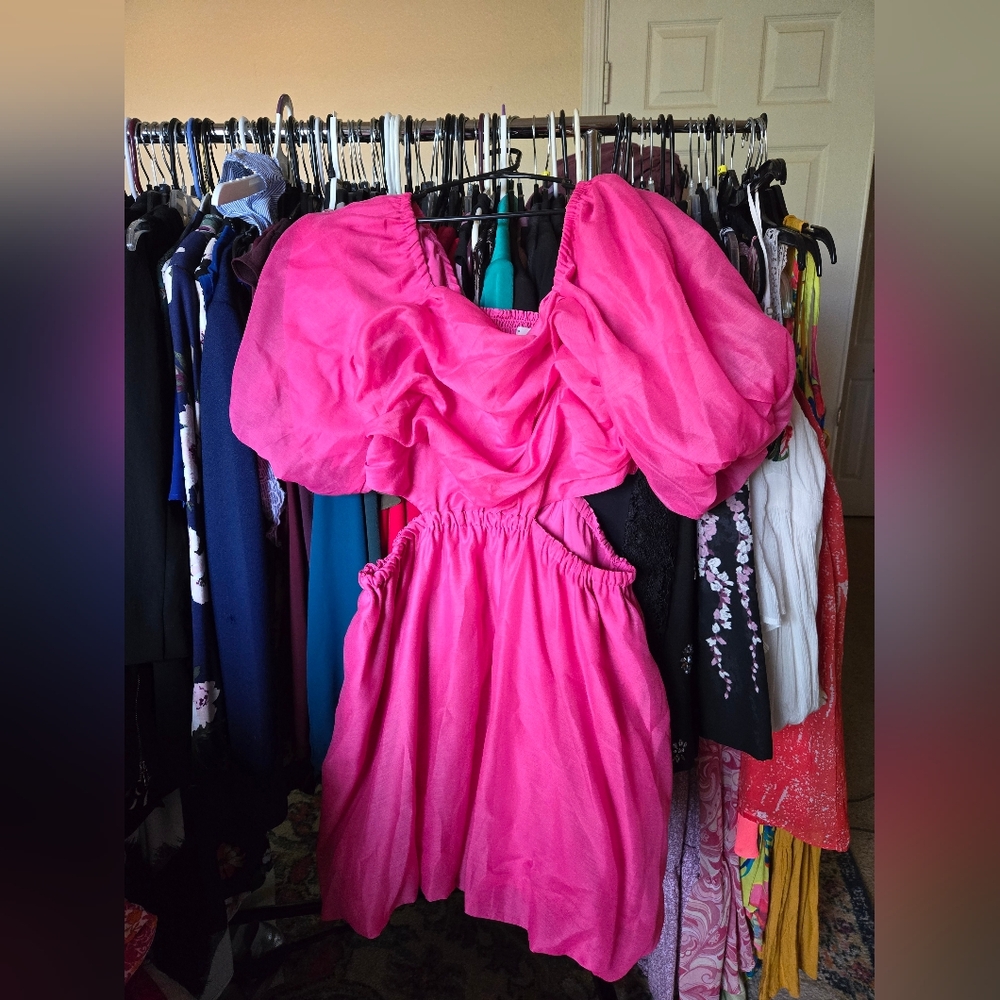 Bubble pink short dress with side cut outs